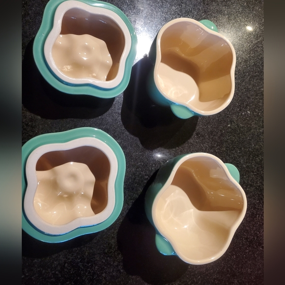 Le Creuset Bell Pepper Cocotte set of 2 LIKE NEW - Picture 8 of 8